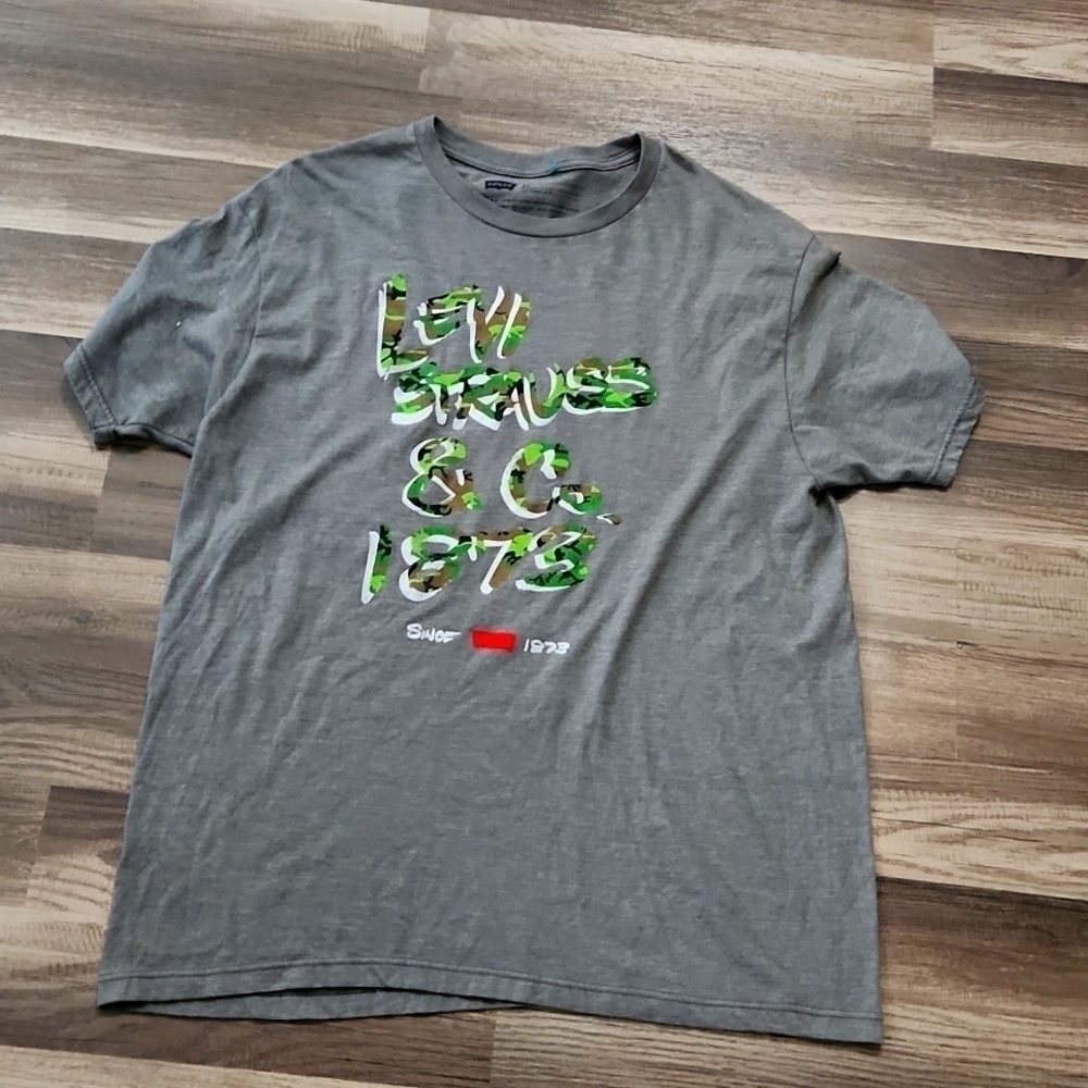 Levi's Levi Strauss Since 1873  Gray & Camo T-shirt Size XL